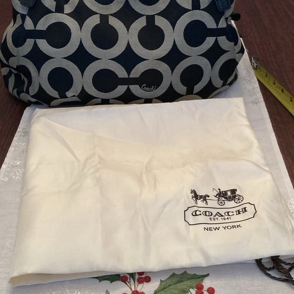 COACH HANDBAG with drawstring bag protector, three compartmentments. - Picture 11 of 11